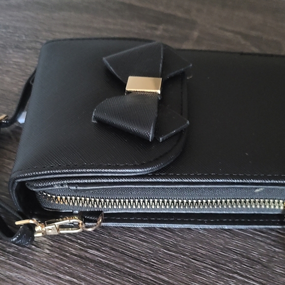 PARK AVE COLLECTION PHONE CROSSBODY BAG BLACK MULTI SECTIONAL DETACHABLE STRAP - Picture 8 of 12